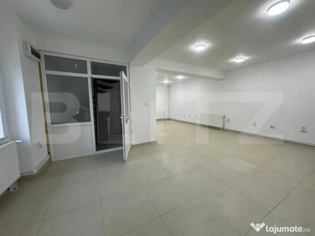 Spatiu birouri, 120 mp, vad auto si vitrina, zona Imparatul - Craiova (Dolj)