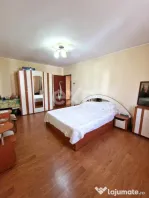 Apartament 3 camere de vânzare –Etaj 2, Micro 12