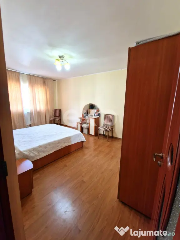 Apartament 3 camere de vânzare –Etaj 2, Micro 12 - Targoviste (Dambovita)