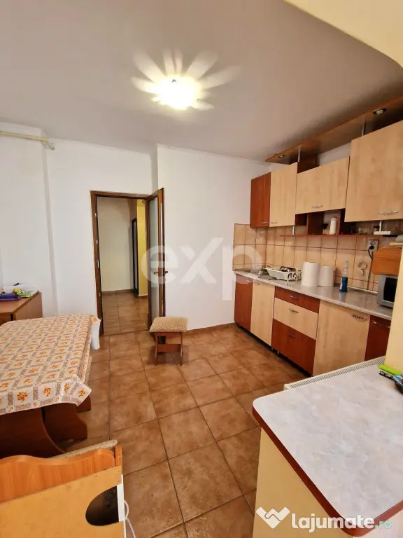 Apartament 3 camere de vânzare –Etaj 2, Micro 12 - Targoviste (Dambovita)