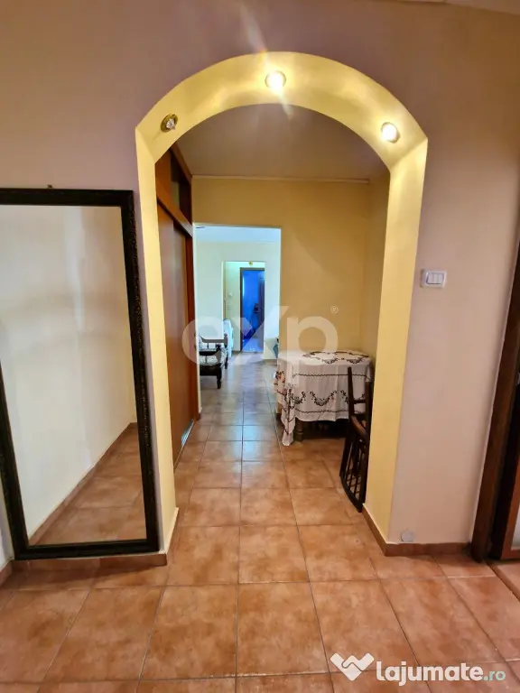 Apartament 3 camere de vânzare –Etaj 2, Micro 12 - Targoviste (Dambovita)