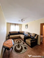 Apartament 3 camere de vânzare –Etaj 2, Micro 12