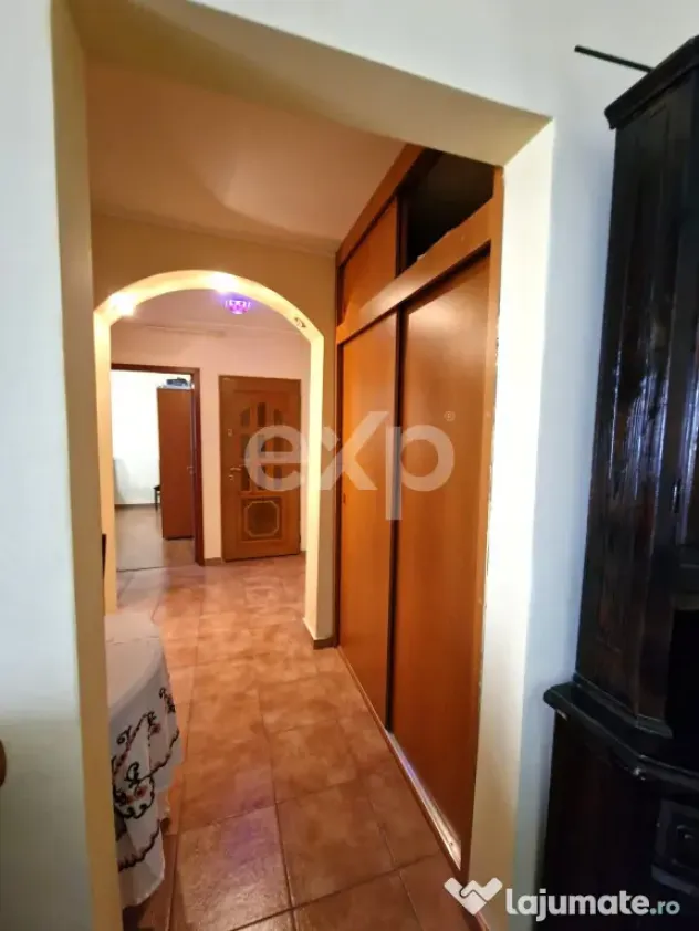 Apartament 3 camere de vânzare –Etaj 2, Micro 12 - Targoviste (Dambovita)