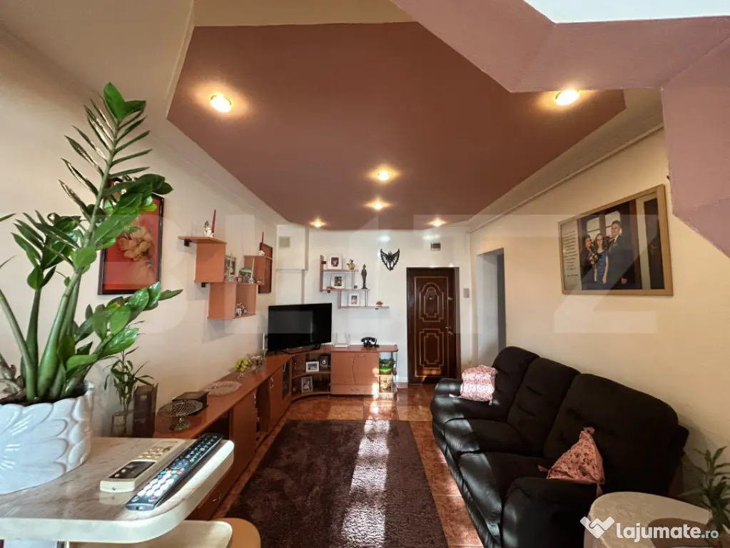 Apartament de vanzare- 3 camere, 70mp - Aiud (Alba)