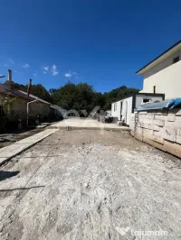 Lot de casa 930 mp in centru utilitati Poiana lui Stanga Giu 