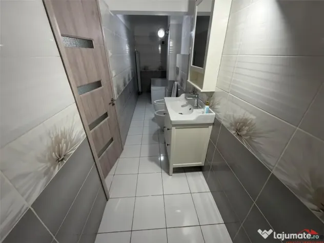 3 camere, etaj 1, renovat complet 2026, zona 2 Stejari - Tri - Focsani (Vrancea)