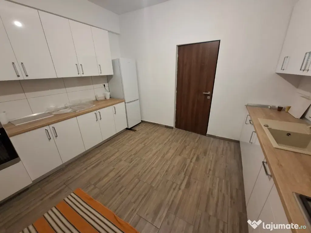Inchiriez apart 3 camere Boul Rosu ID: RH-45633-property - Arad (Arad)