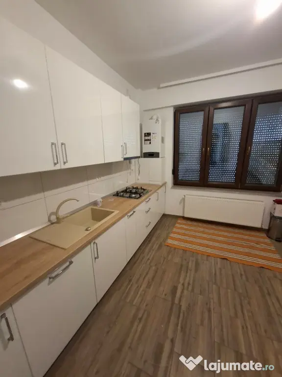 Inchiriez apart 3 camere Boul Rosu ID: RH-45633-property - Arad (Arad)