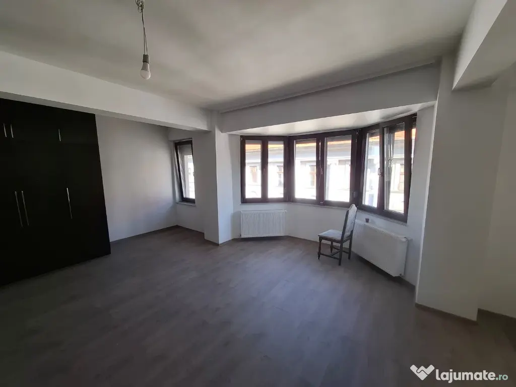 Inchiriez apart 3 camere Boul Rosu ID: RH-45633-property - Arad (Arad)