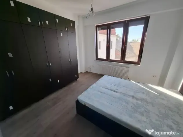 Inchiriez apart 3 camere Boul Rosu ID: RH-45633-property - Arad (Arad)