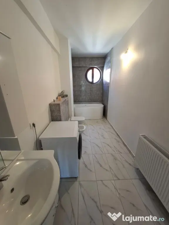 Inchiriez apart 3 camere Boul Rosu ID: RH-45633-property - Arad (Arad)