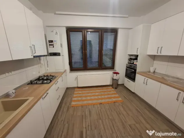 Inchiriez apart 3 camere Boul Rosu ID: RH-45633-property - Arad (Arad)