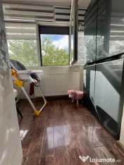 Apartament 2 camere decomandat, zona Buzaului.