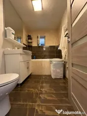 Apartament 2 camere decomandat, zona Buzaului.