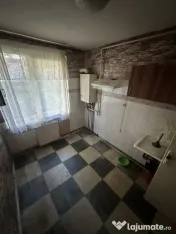 Apartament 3 camere parcul Tractoru parter 95000 Euro 