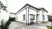 Casă cu 6 camere și 3 băi, renovare structurală complet? 