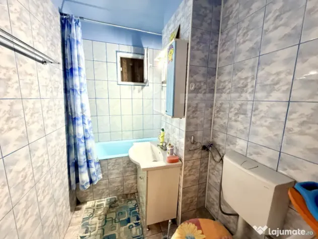 Apartament 2 camere,balcon si camara,etaj 2,Cetate - Alba Iulia (Alba)