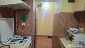 Vand apartament 3 camere semidecomandat in Deva, zona Micro 15, etaj 1 