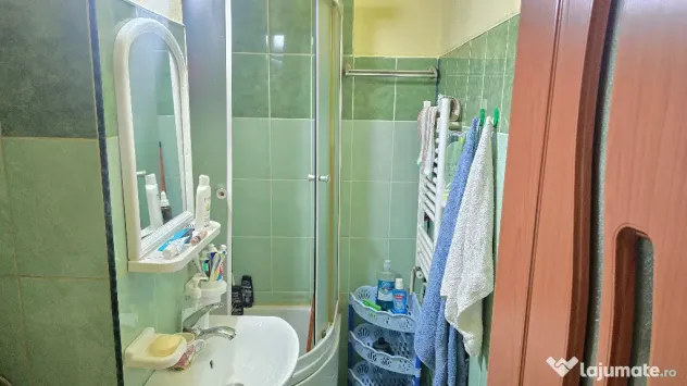 Vand apartament 3 camere semidecomandat in Deva, zona Micro 15, etaj 1 - Deva (Hunedoara)