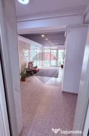 Apartament 3 camere de vânzare Bucătărie separată Mil... 
