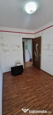 Apartament 3 camere, 65 mp, etaj 2, centrală proprie, Bals