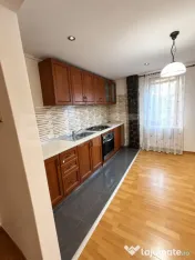 Apartament 3 camere, zona Centrală – Reghin 