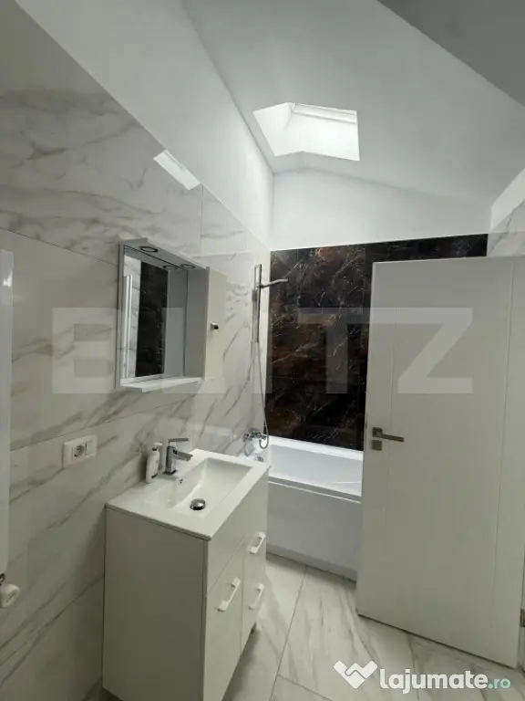 Apartament cu 3 camere, 90 mp, decomandat, zona Zamca - Suceava (Suceava)