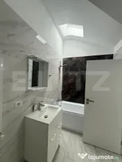 Apartament cu 3 camere, 90 mp, decomandat, zona Zamca 
