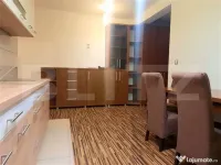 Apartament 3 camere 58mp, parcare , Eroilor