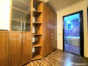 Apartament 3 camere 58mp, parcare , Eroilor 