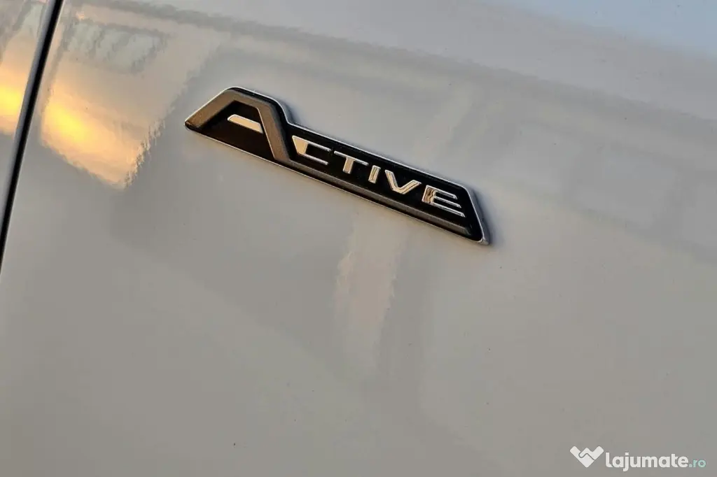 Vând Ford Focus active 2020 mai multe detalii la telefon