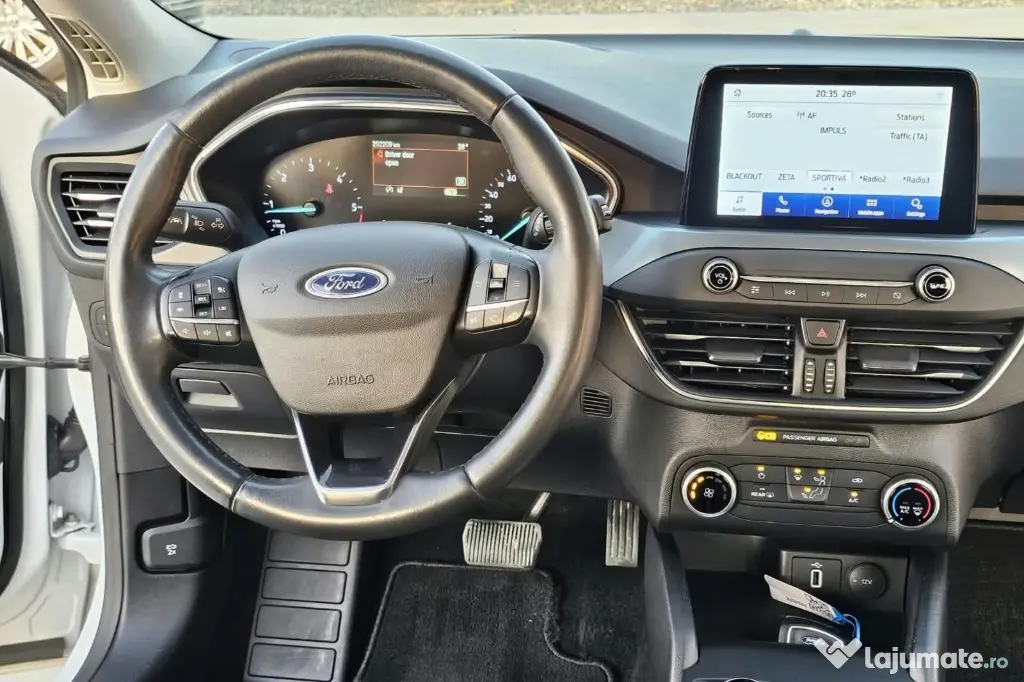 Vând Ford Focus active 2020 mai multe detalii la telefon