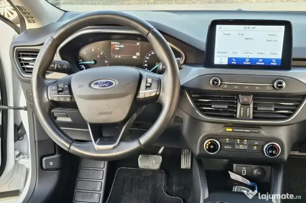 Vând Ford Focus active 2020 mai multe detalii la telefon