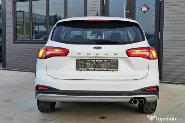 Vând Ford Focus active 2020 mai multe detalii la telefon