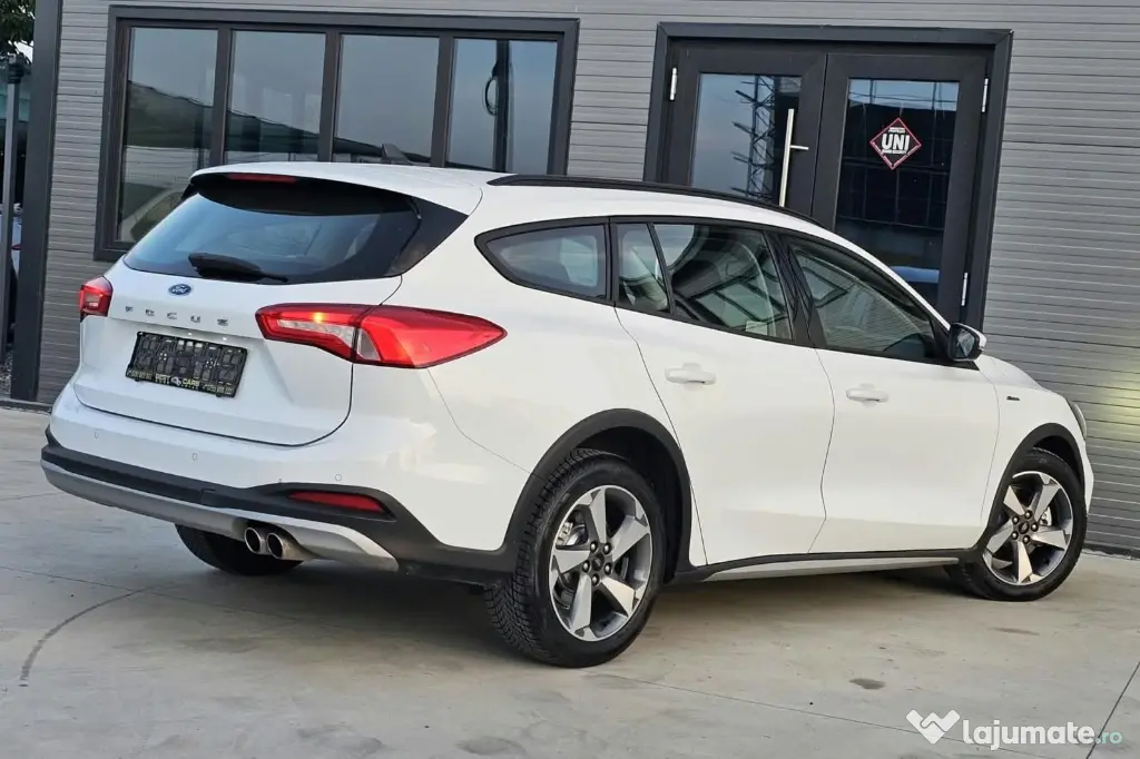 Vând Ford Focus active 2020 mai multe detalii la telefon