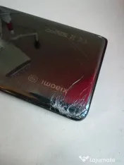 Xiaomi 11T 5G 128GB - spate spart, ecran cu umbre 
