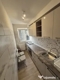 Inchiriez apartament cu 2 camere, situat in cartier Vest Cosminele