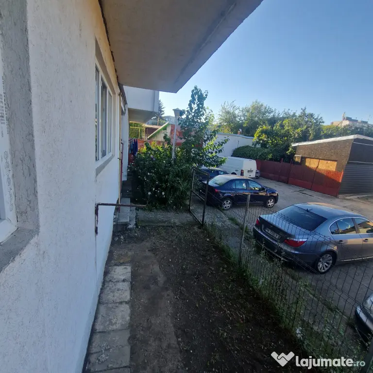 Apartament 2 camere PROPIETAR Malu Rosu 56.000