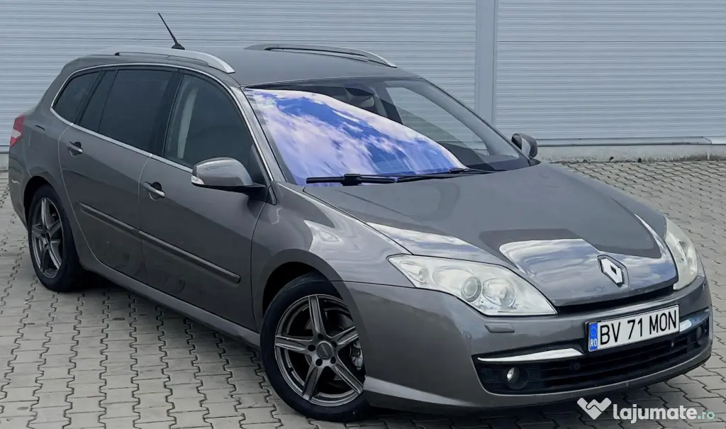 Mașina de vânzare Renault laguna