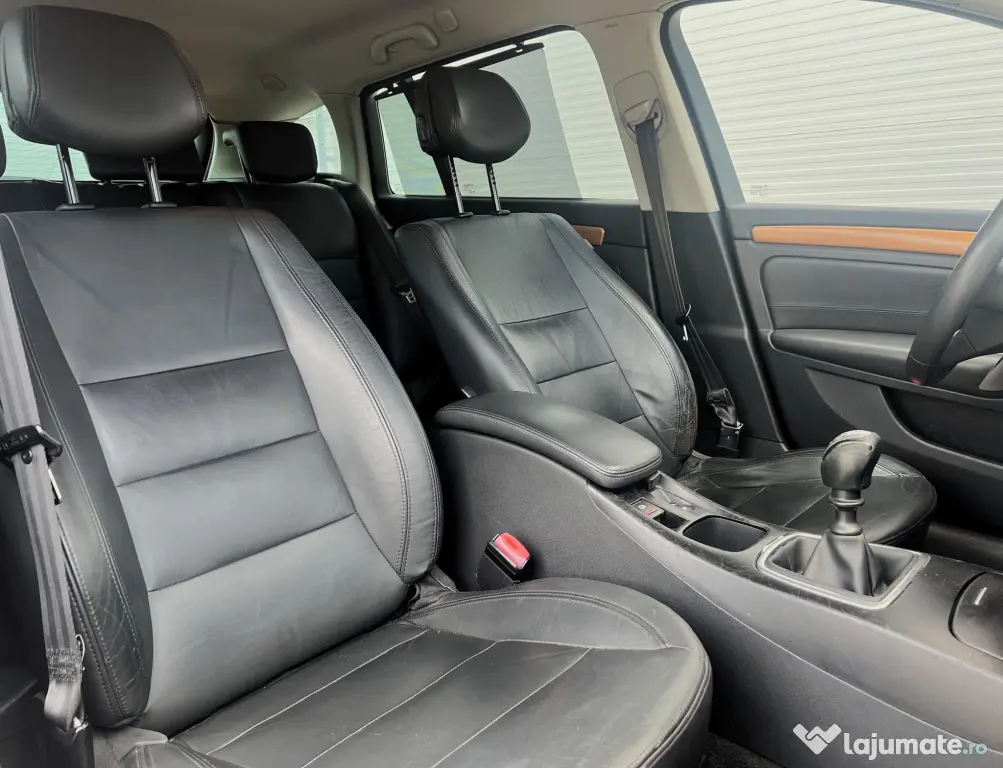 Mașina de vânzare Renault laguna