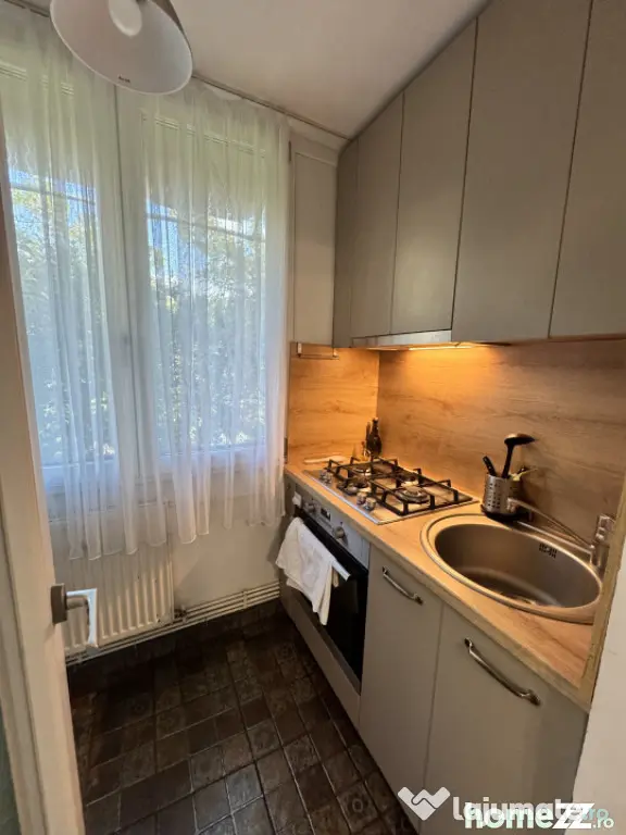 Apartament 3 camere | decomandat | 64 mp | zona Electroputer - Craiova (Dolj)