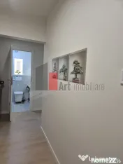 Inchiriez apartament 4 camere, complet renovat, 
