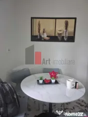 Inchiriez apartament 4 camere, complet renovat, 