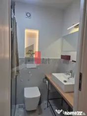 Inchiriez apartament 4 camere, complet renovat, 