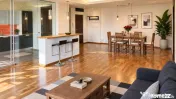 Apartament 3 camere 111 mp utili piscina gradina paza 
