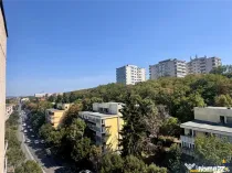 Decomandat, luminos, 2 camere si priveli#537;te superba, zon