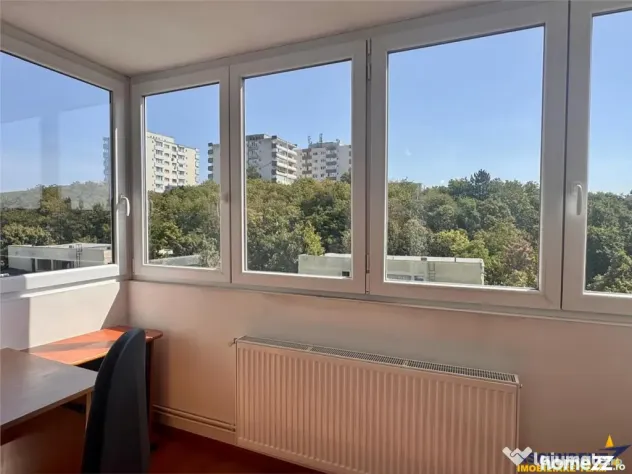 Decomandat, luminos, 2 camere si priveli#537;te superba, zon - Targu Mures (Mures)