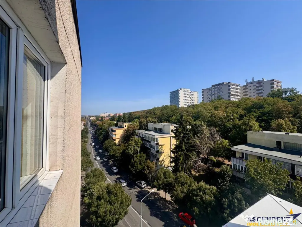 Decomandat, luminos, 2 camere si priveli#537;te superba, zon - Targu Mures (Mures)