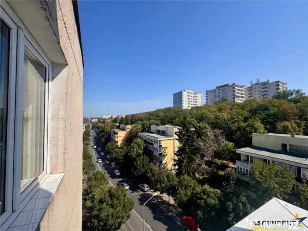 Decomandat, luminos, 2 camere si priveli#537;te superba, zon - Targu Mures (Mures)