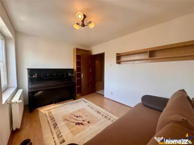Decomandat, luminos, 2 camere si priveli#537;te superba, zon - Targu Mures (Mures)